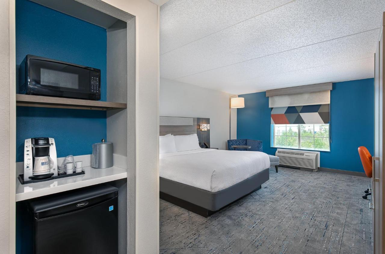 Holiday Inn Express & Suites Columbus At Northlake By Ihg Exteriér fotografie
