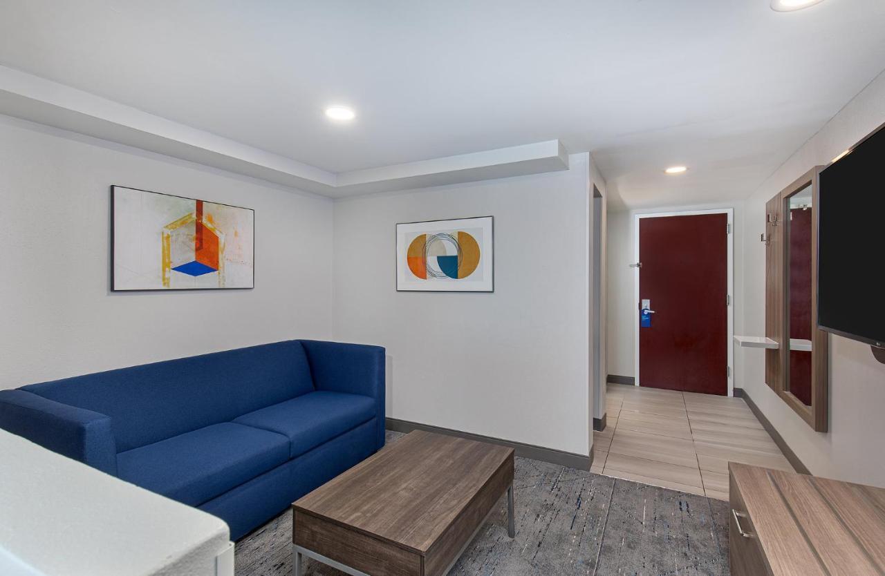 Holiday Inn Express & Suites Columbus At Northlake By Ihg Exteriér fotografie