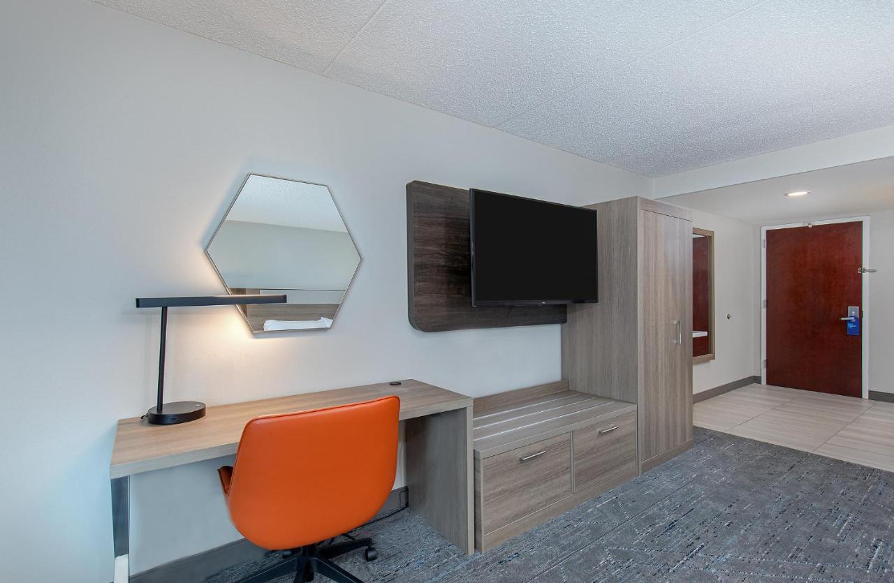 Holiday Inn Express & Suites Columbus At Northlake By Ihg Exteriér fotografie