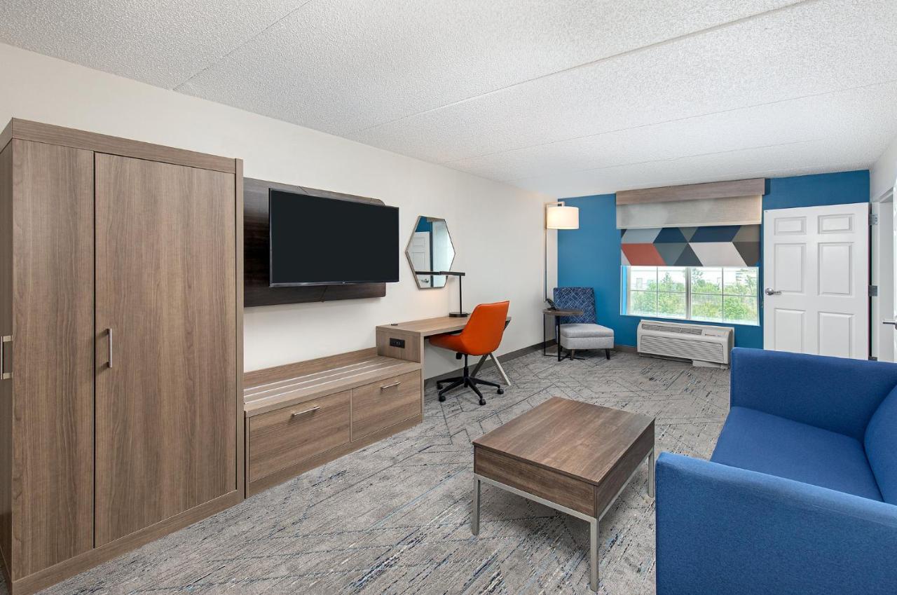Holiday Inn Express & Suites Columbus At Northlake By Ihg Exteriér fotografie