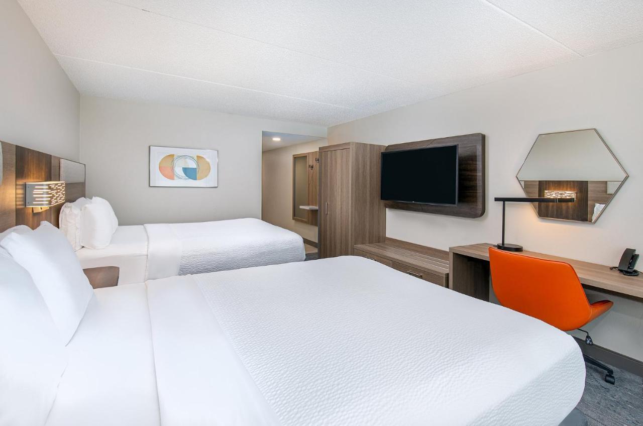 Holiday Inn Express & Suites Columbus At Northlake By Ihg Exteriér fotografie