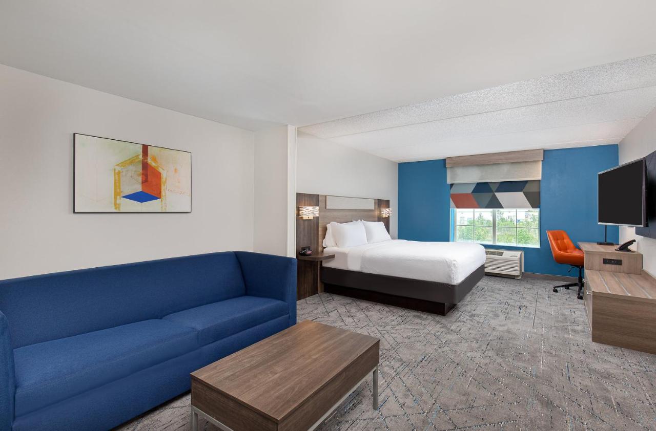 Holiday Inn Express & Suites Columbus At Northlake By Ihg Exteriér fotografie