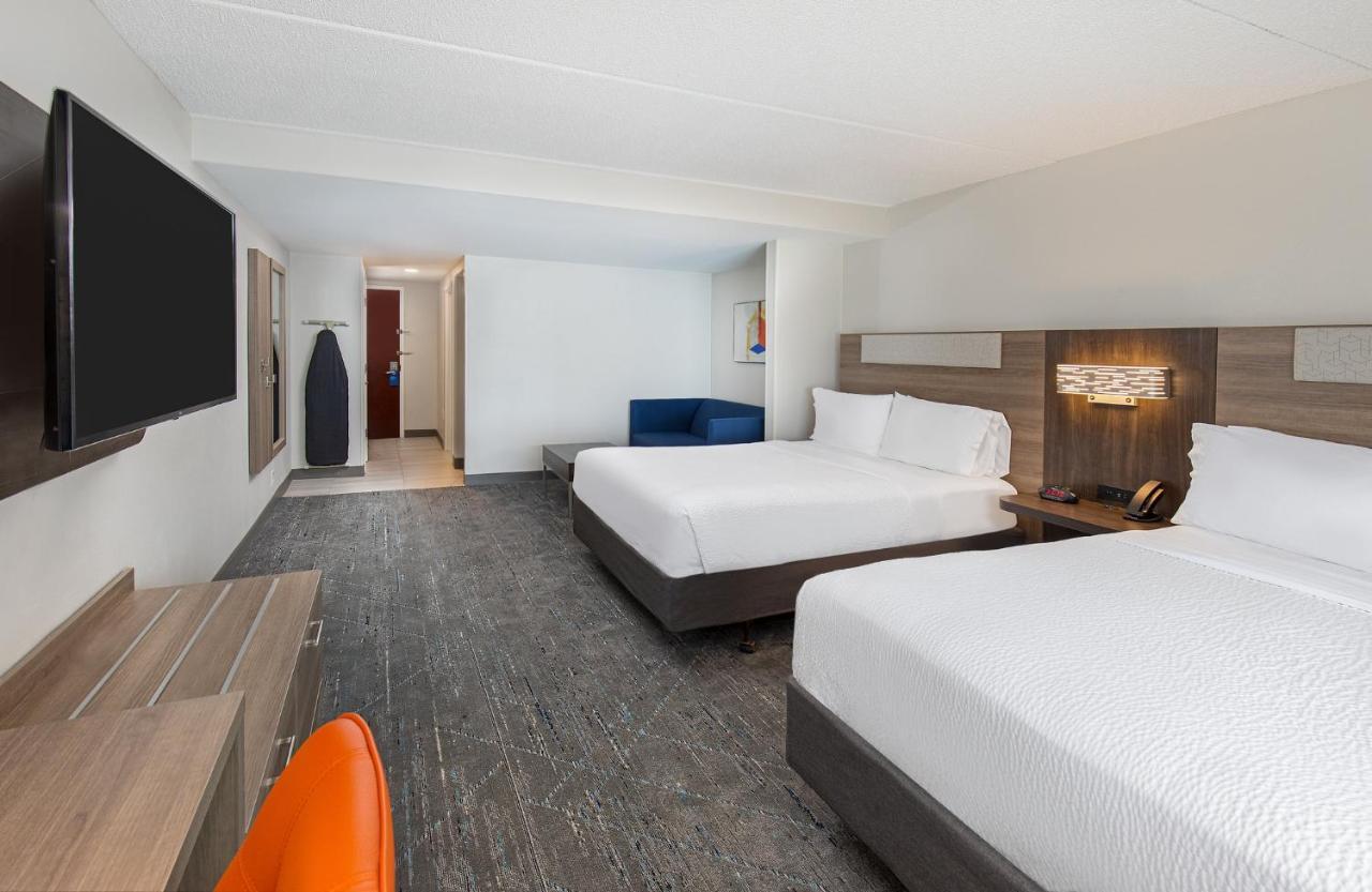 Holiday Inn Express & Suites Columbus At Northlake By Ihg Exteriér fotografie