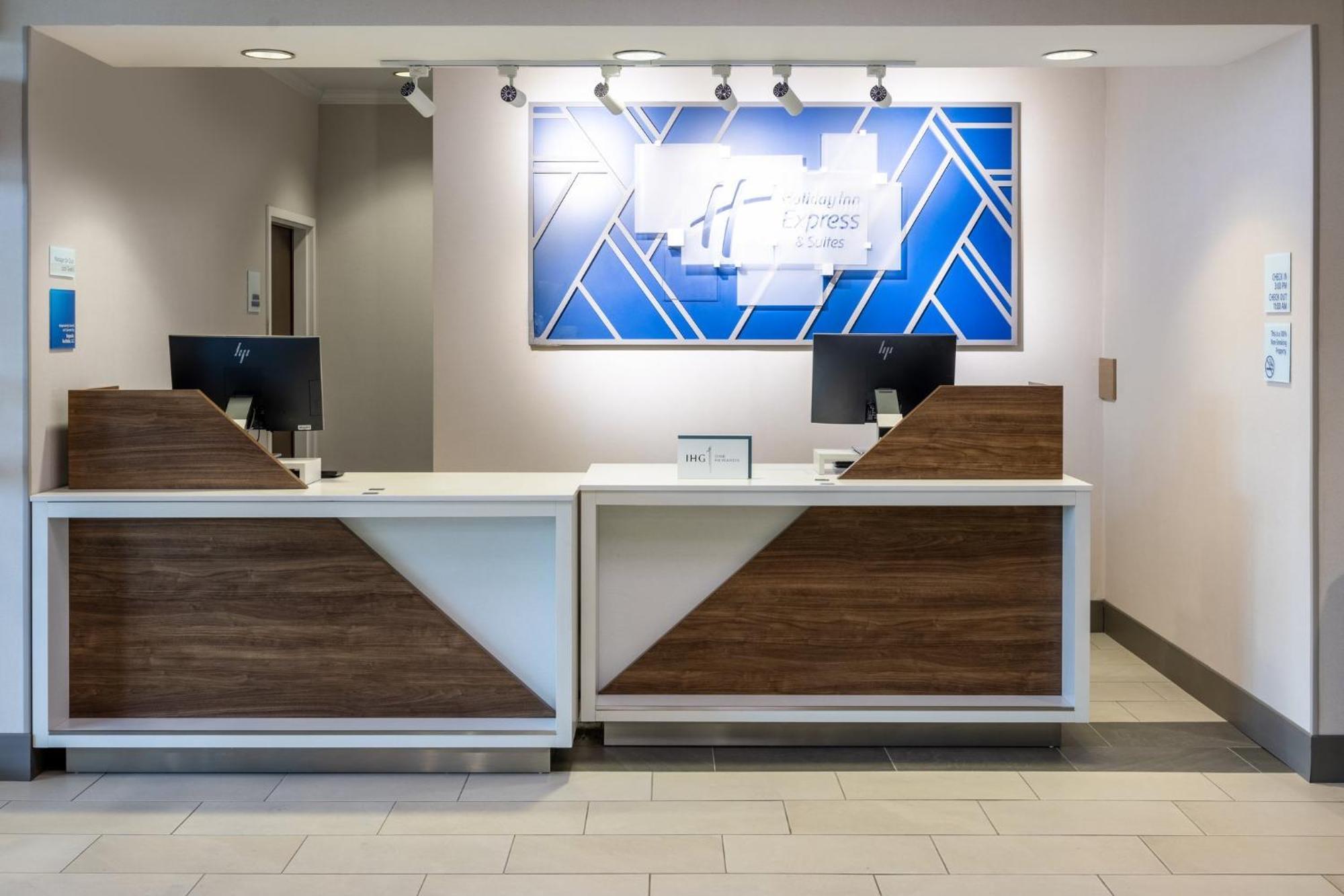 Holiday Inn Express & Suites Columbus At Northlake By Ihg Exteriér fotografie