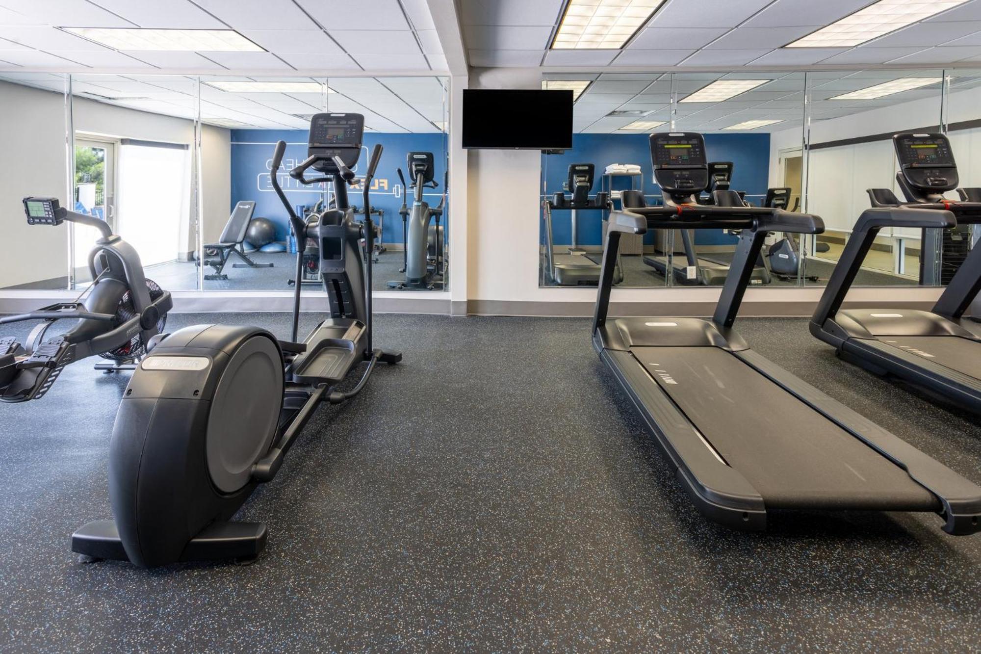 Holiday Inn Express & Suites Columbus At Northlake By Ihg Exteriér fotografie