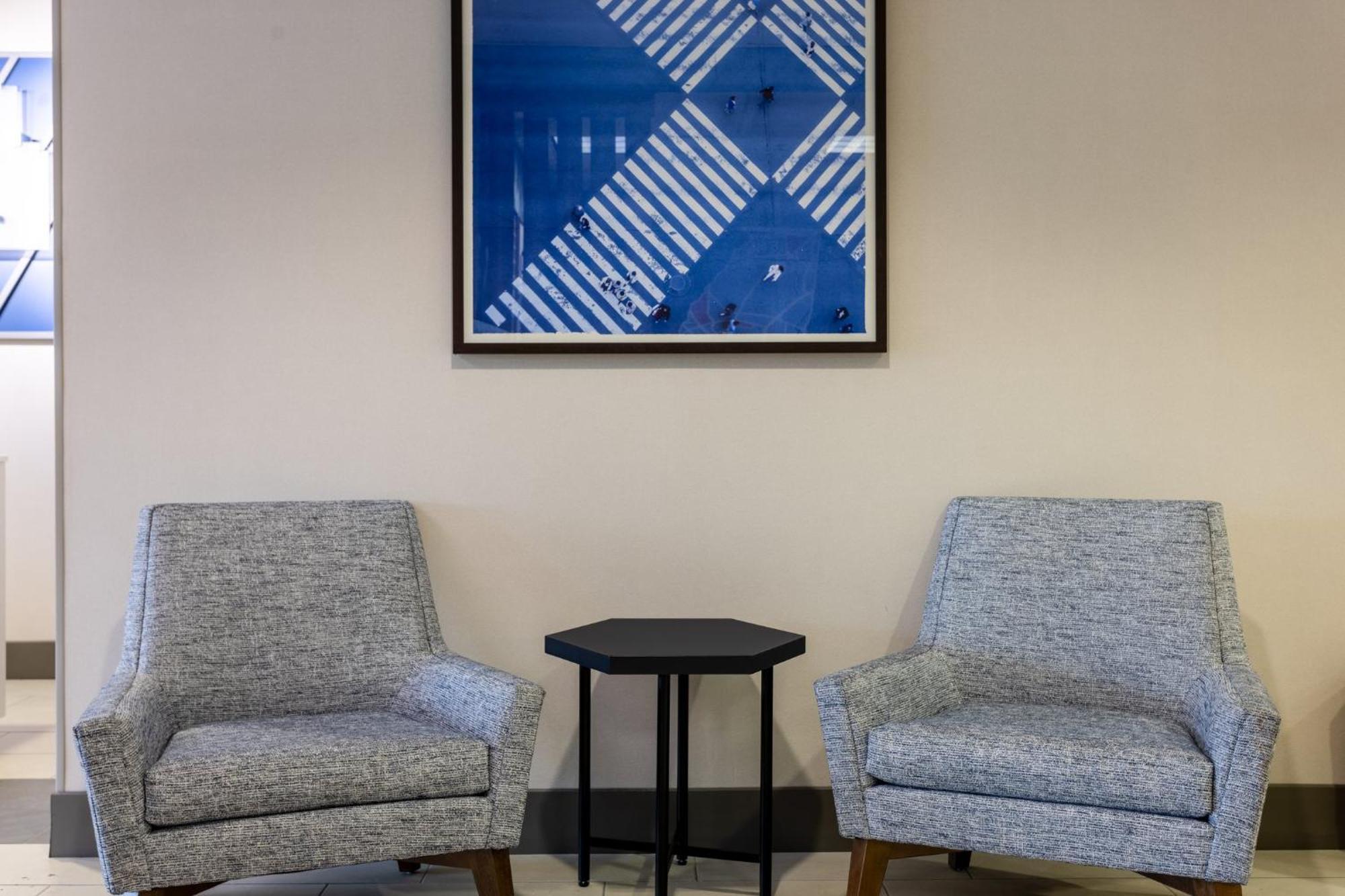 Holiday Inn Express & Suites Columbus At Northlake By Ihg Exteriér fotografie